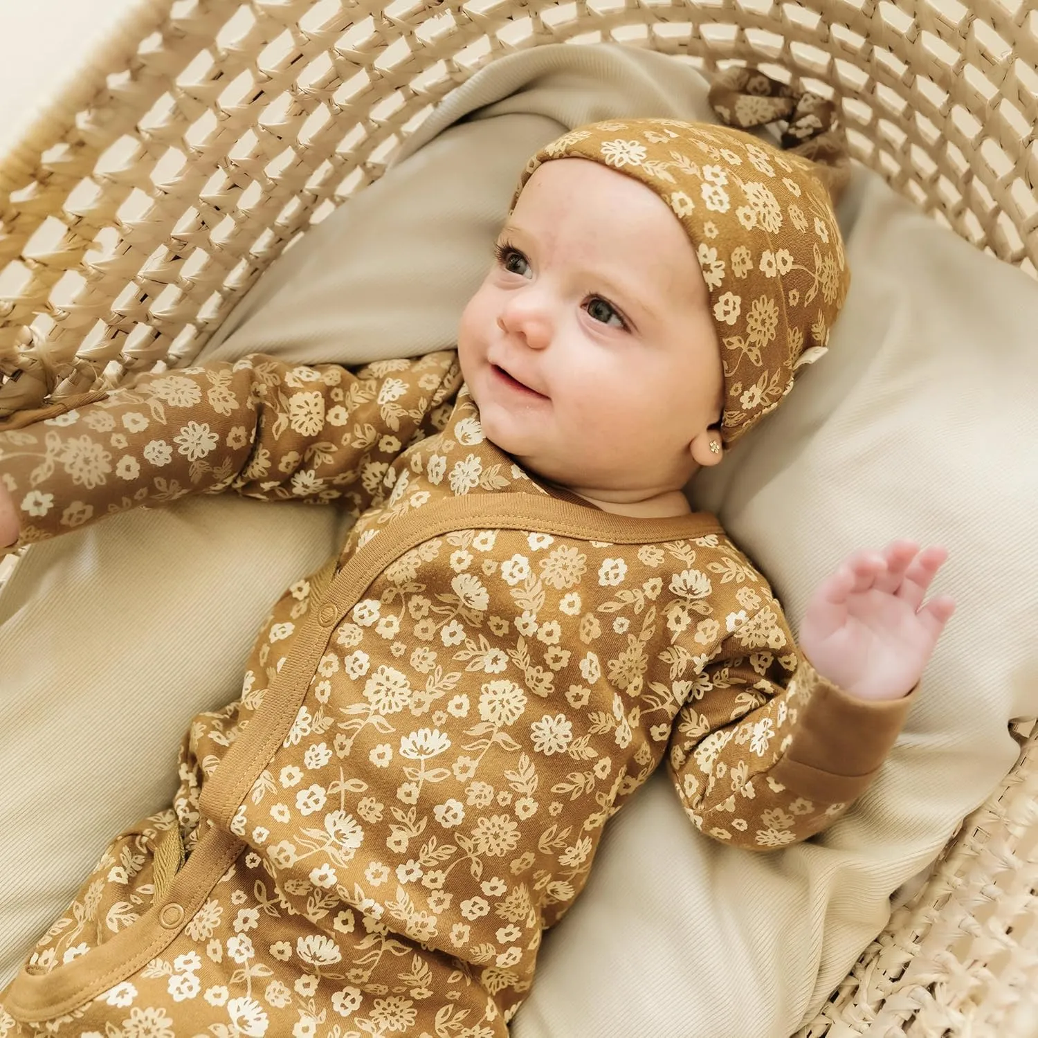 MakeMake Organics GOTS Certified Organic Cotton Kimono Knotted Blanket Tie Swaddle Hat Set Mittens Baby Boys Girls